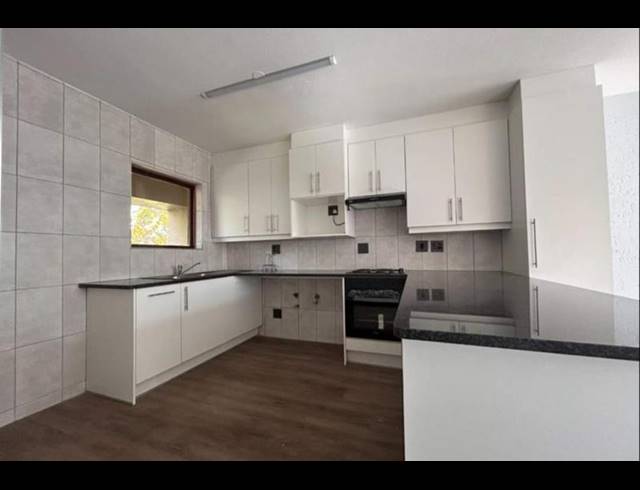 1 BEDROOM TOWNHOUSE FOR SALE IN NEWMARKET